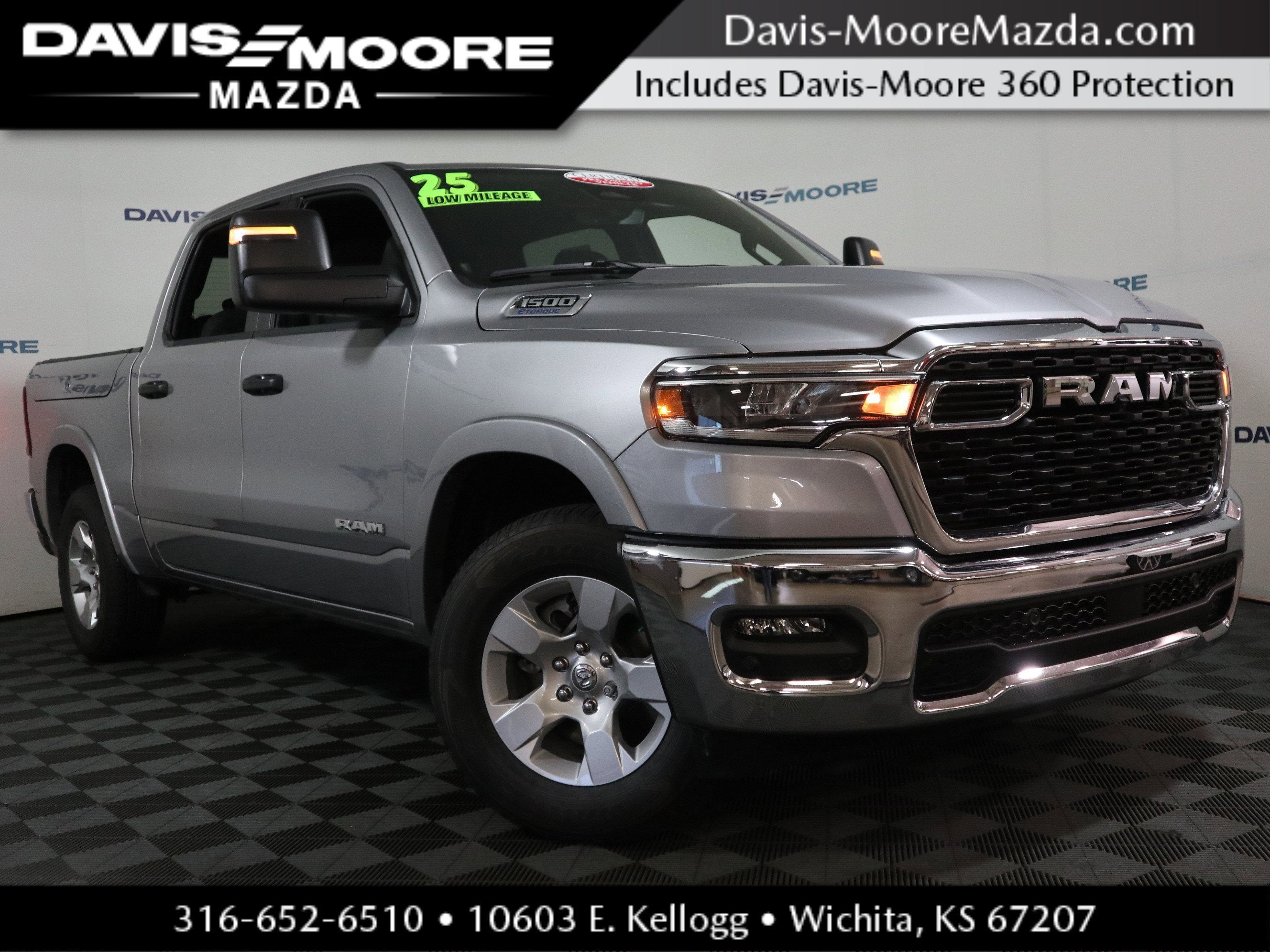 2025 RAM 1500 Big Horn in Billet Silver Metallic Clearcoat — front three-quarter view