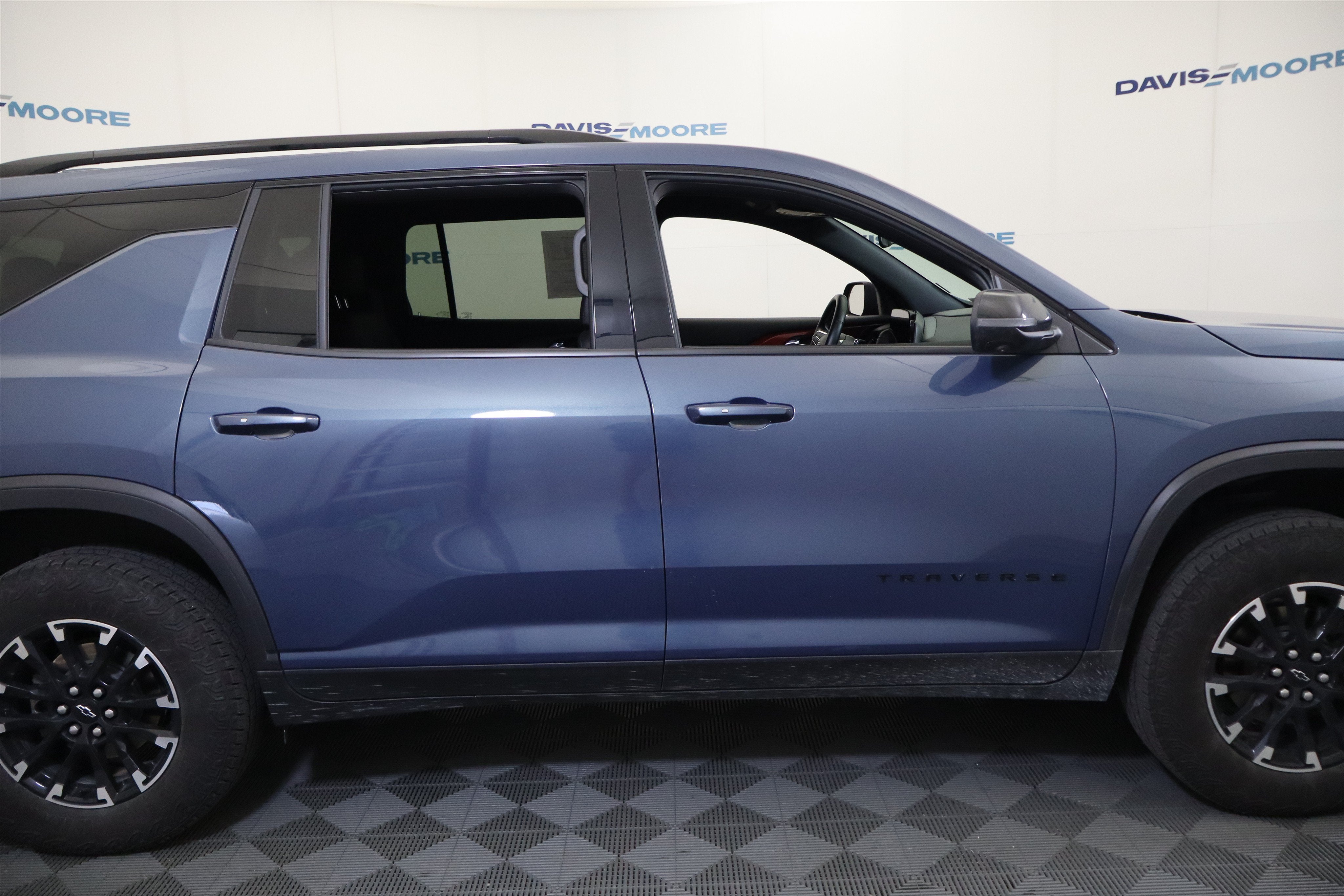 2024 Chevrolet Traverse — detail view