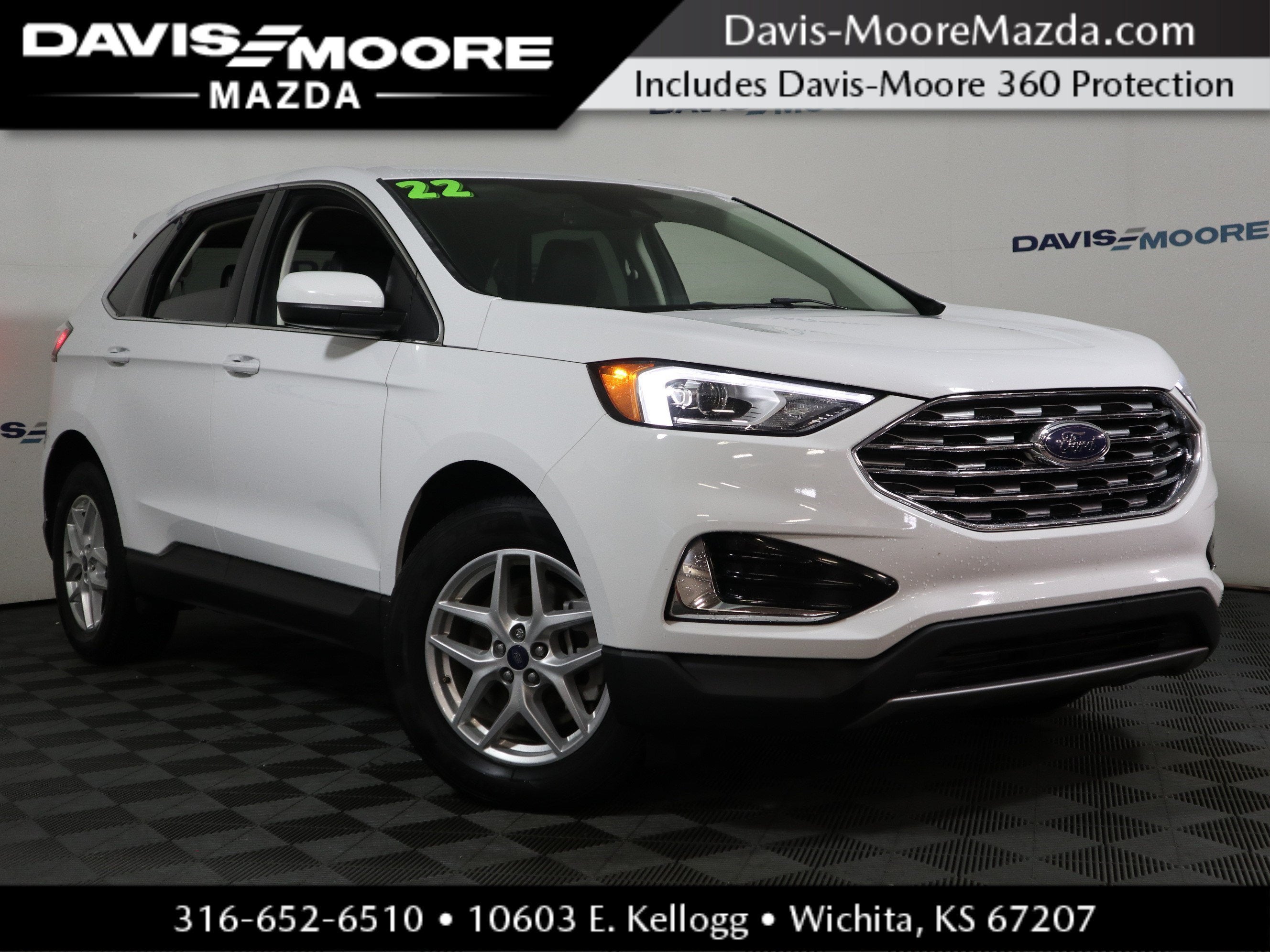 2022 Ford Edge SEL in Oxford White — front three-quarter view