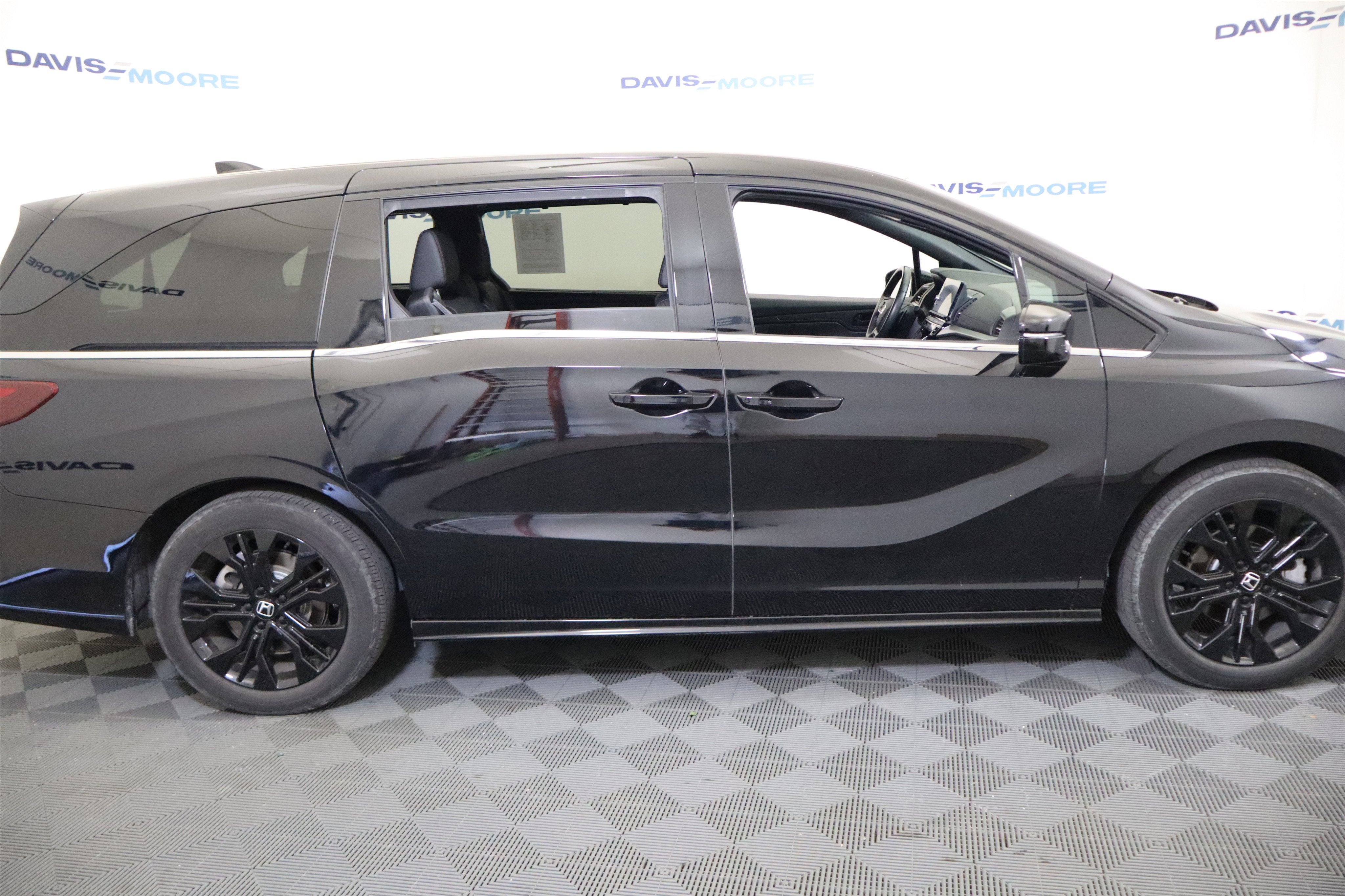 2025 Honda Odyssey — detail view