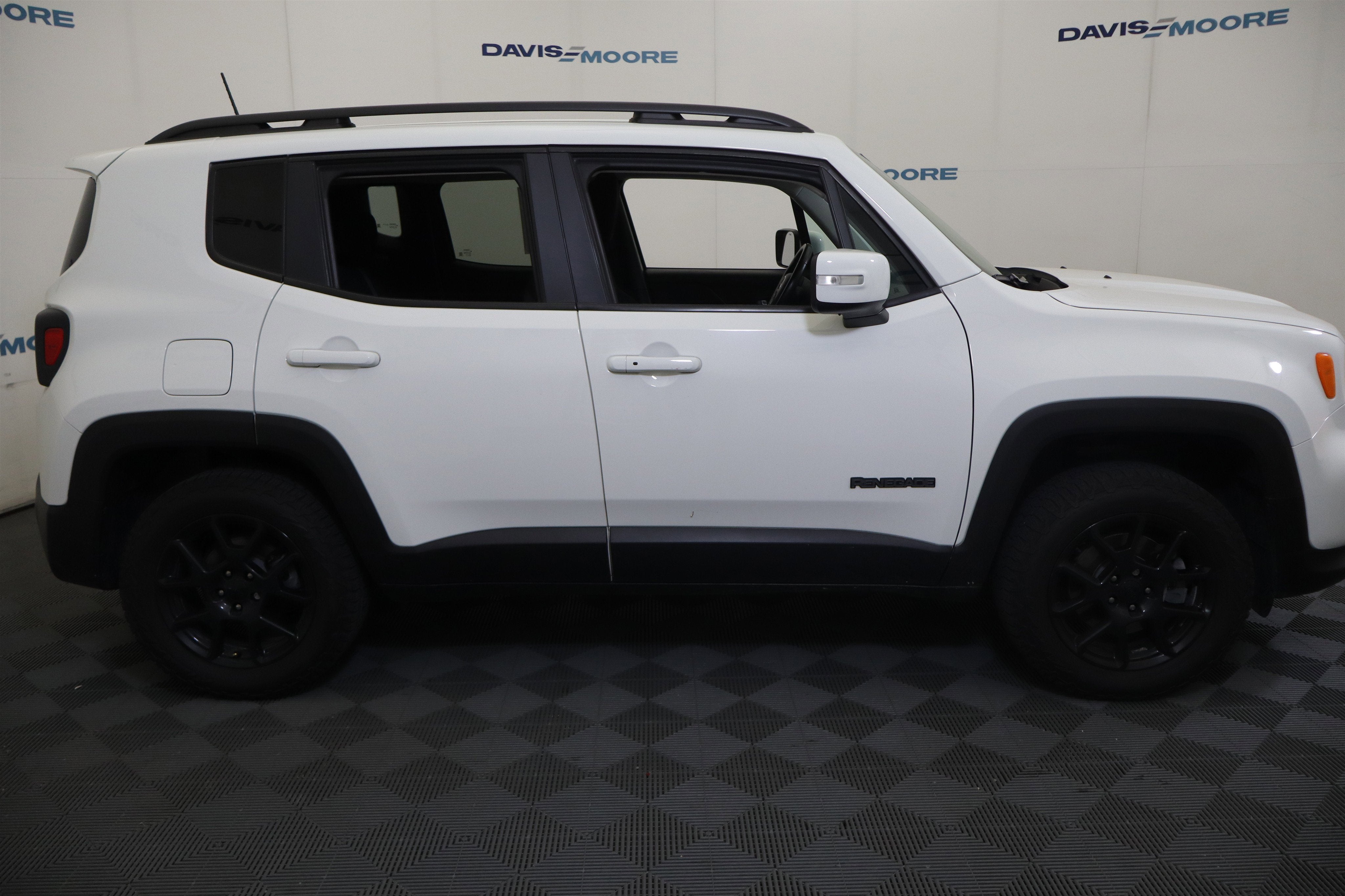 2020 Jeep Renegade — detail view